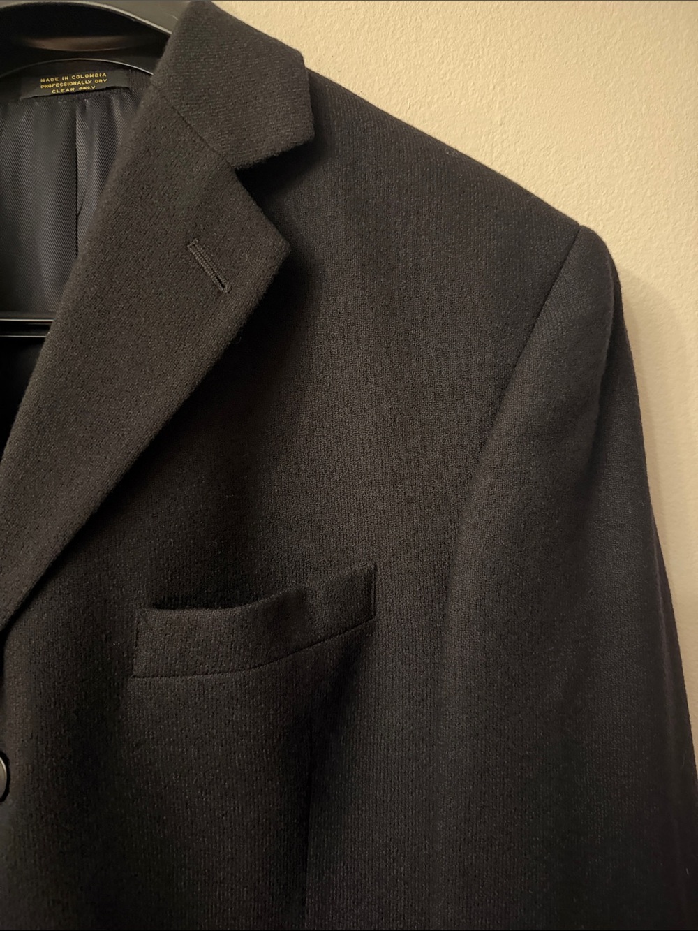 Andrew Fezza Men's Black Three-Button Sport Coat - Picture 3 of 9